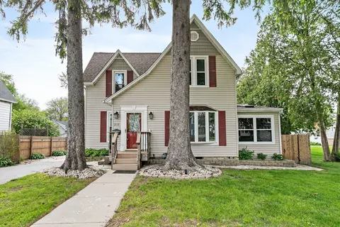 215 Evans Ave, Dekalb, IL 60115