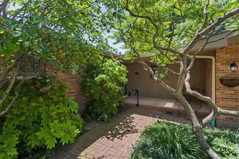 Exterior - 1705 Salem Rd, Champaign, IL 61821 photo 4 of 8