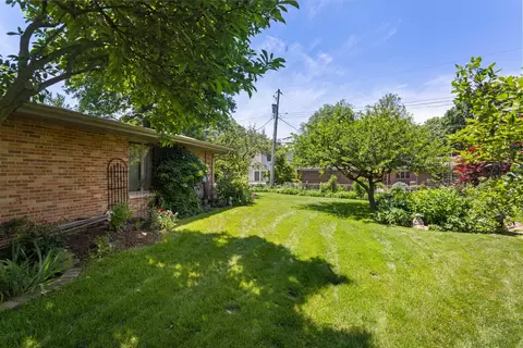 Exterior - 1705 Salem Rd, Champaign, IL 61821 photo 5 of 8