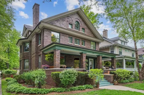 1101 Forest Ave, Wilmette, IL 60091