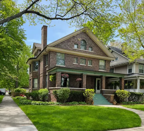 1101 Forest Ave, Wilmette, IL 60091