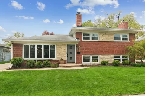 532 S Waterman Ave, Arlington Heights, IL 60004