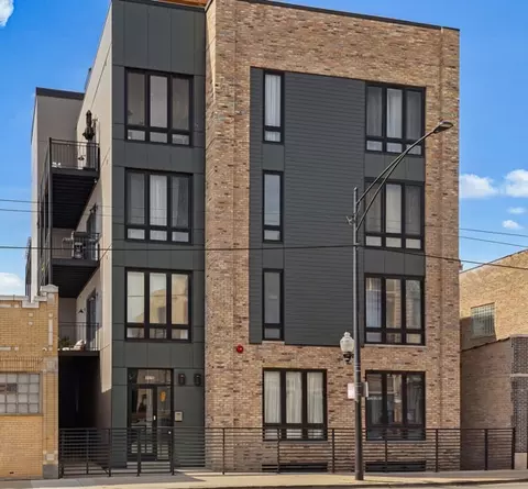 2135 W Cermak Rd #3S, Chicago, IL 60608