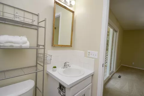 Bath - 300 Raleigh Ct, Normal, IL 61761 photo 6 of 9