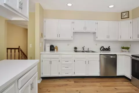 Kitchen - 300 Raleigh Ct, Normal, IL 61761 photo 13 of 15