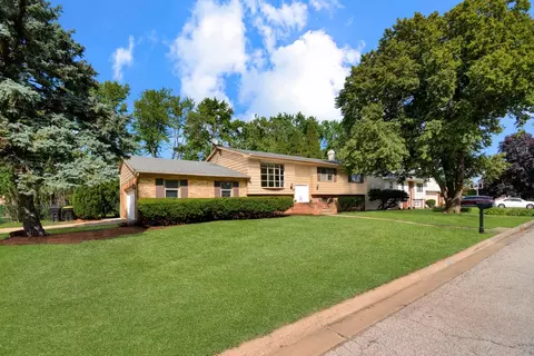 Exterior - 300 Raleigh Ct, Normal, IL 61761 photo 10 of 11