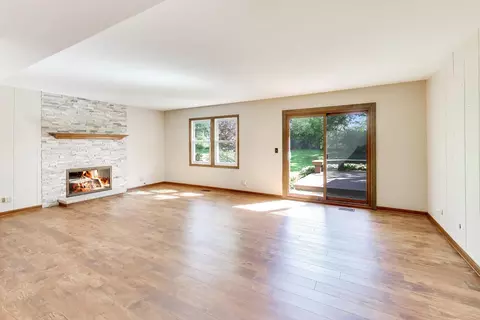 Living - 4122 Crimson Dr, Hoffman Estates, IL 60192 photo 4 of 6