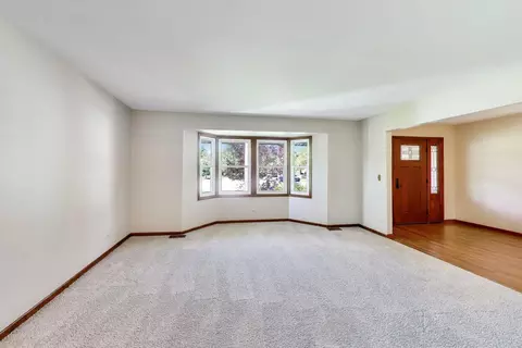 Living - 4122 Crimson Dr, Hoffman Estates, IL 60192 photo 2 of 6