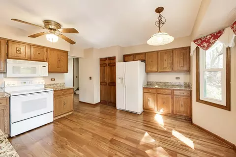 Kitchen - 4122 Crimson Dr, Hoffman Estates, IL 60192 photo 1 of 3