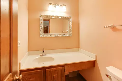Bath - 4122 Crimson Dr, Hoffman Estates, IL 60192 photo 1 of 3