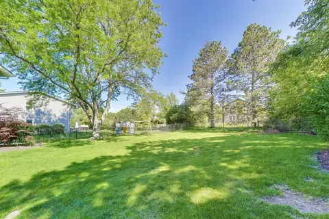 Exterior - 4122 Crimson Dr, Hoffman Estates, IL 60192 photo 6 of 7
