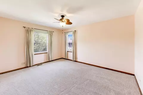 Bedroom - 4122 Crimson Dr, Hoffman Estates, IL 60192 photo 3 of 5