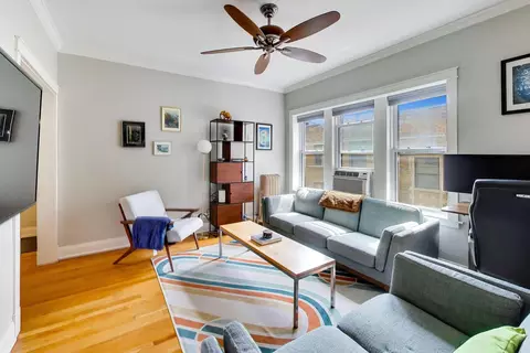 Living - 536 W Cornelia Ave #3N, Chicago, IL 60657 photo 3 of 3