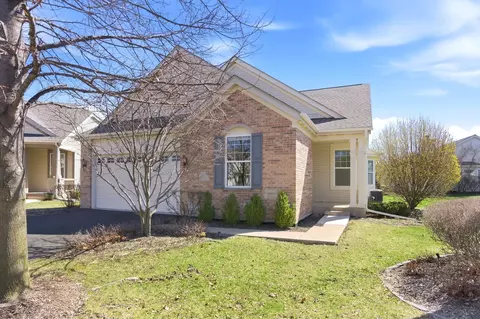 1967 Holloway Ct, Aurora, IL 60502