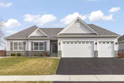 1121 Blackberry Shore Ln, Yorkville, IL 60560