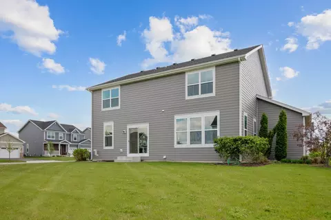 Exterior - 84 Hedgerow Dr, Elgin, IL 60124 photo 2 of 2