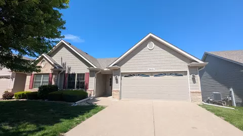 5431 Northwest Cir, Davenport, IA 52806