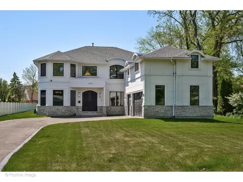 1851 Oakwood Rd, Northbrook, IL 60062