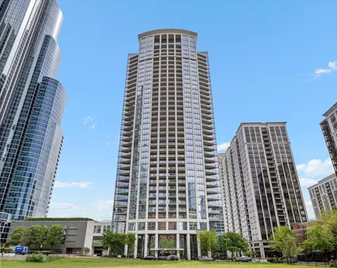 1235 S Prairie Ave #2709, Chicago, IL 60605