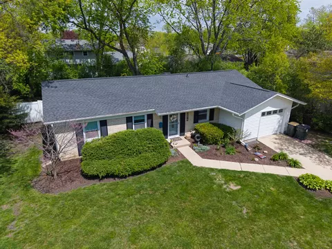852 E Anderson Dr, Palatine, IL 60074