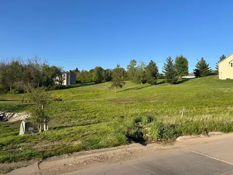 9340 114th St, Blue Grass, IA 52726