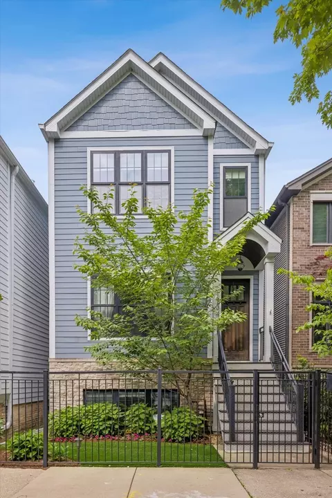 1734 N Artesian Ave, Chicago, IL 60647