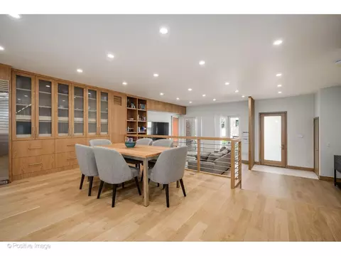 1307 N Sutton Pl, Chicago, IL 60610 photo 9