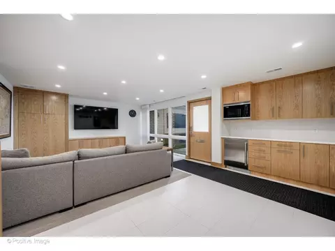 1307 N Sutton Pl, Chicago, IL 60610 photo 35
