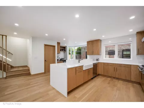 1307 N Sutton Pl, Chicago, IL 60610 photo 12