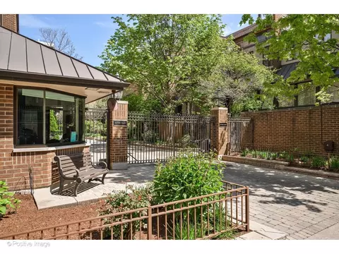 1307 N Sutton Pl, Chicago, IL 60610 photo 42
