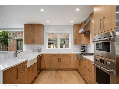 1307 N Sutton Pl, Chicago, IL 60610 photo 15