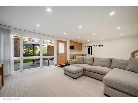 1307 N Sutton Pl, Chicago, IL 60610 photo 36