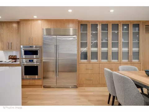 1307 N Sutton Pl, Chicago, IL 60610 photo 16