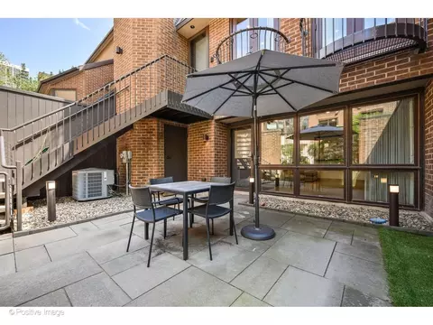 1307 N Sutton Pl, Chicago, IL 60610 photo 38
