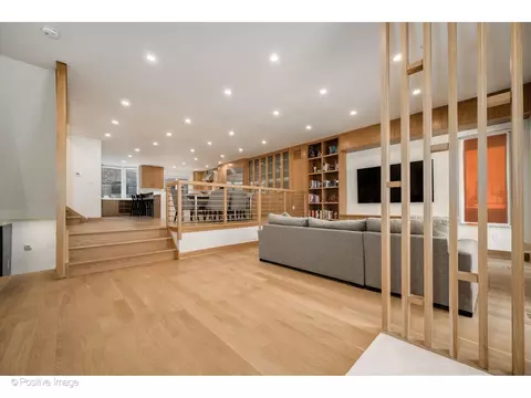 1307 N Sutton Pl, Chicago, IL 60610 photo 3