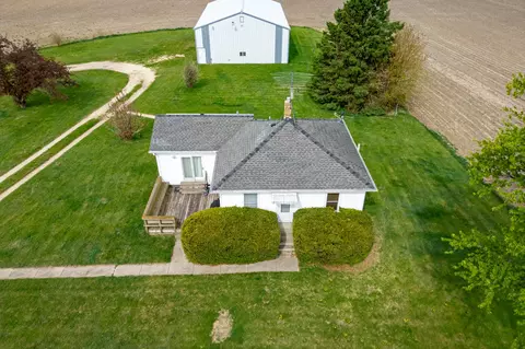 21137 Fenstermaker Rd, Sycamore, IL 60178