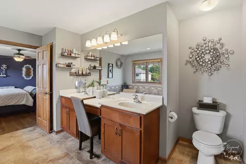 Bath - 4974 W Cardinal Ct, Monee, IL 60449 photo 2 of 4