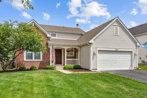 1832 Stirling Ln, Montgomery, IL 60538