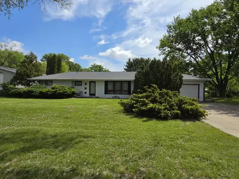 10340 Hoover Rd, Rock Falls, IL 61071