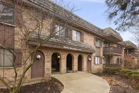 8000 Woodglen Ln #102, Downers Grove, IL 60516