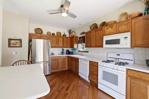 Kitchen - 21312 W Douglas Ln, Plainfield, IL 60544 photo 4 of 4