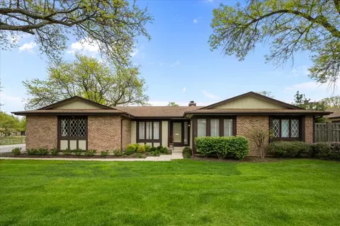 1417 Estate Ln, Glenview, IL 60025