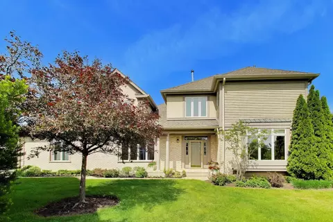 2511 Buckland Ln, Northbrook, IL 60062