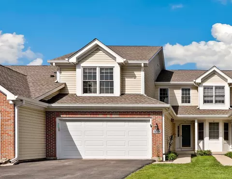 559 Bradbury Ln, Geneva, IL 60134