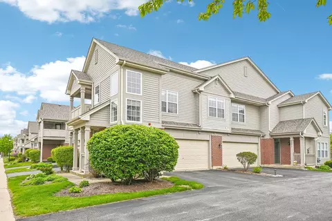 2267 Vanderbilt Dr, Geneva, IL 60134
