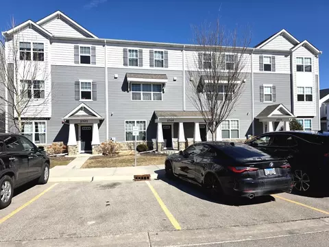 2707 Lily Ln, Rolling Meadows, IL 60008
