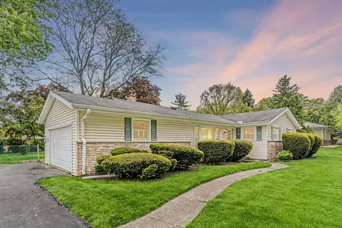 6313 Tamiami Dr, Downers Grove, IL 60516