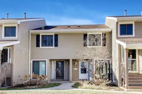 181 W Fabish Dr, Buffalo Grove, IL 60089