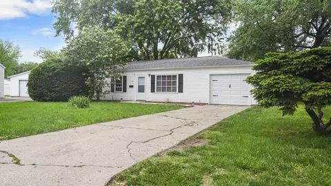 1107 N Highlands Dr, Urbana, IL 61801