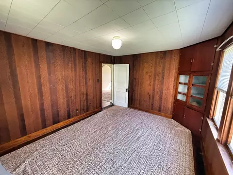 Bedroom - 426 S Locust St, Flora, IL 62839 photo 1 of 12